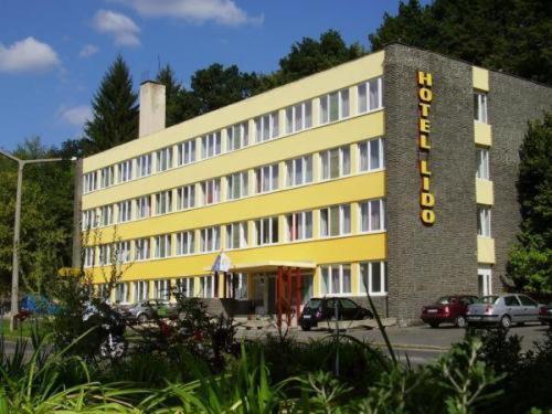 Hotel Lido Мисколк Екстериор снимка