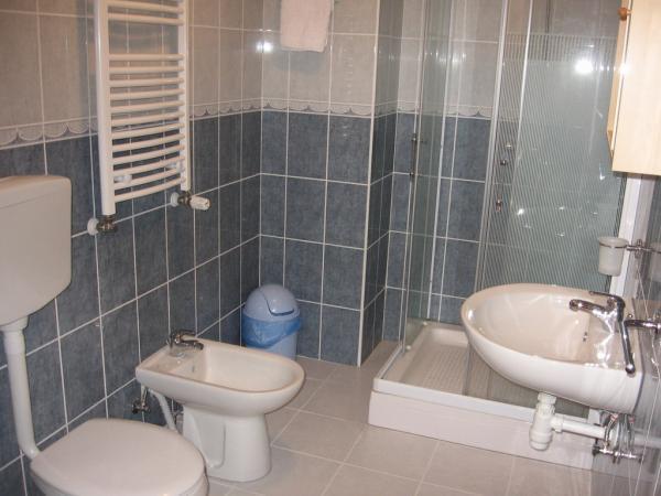 Hotel Lido Мисколк Екстериор снимка