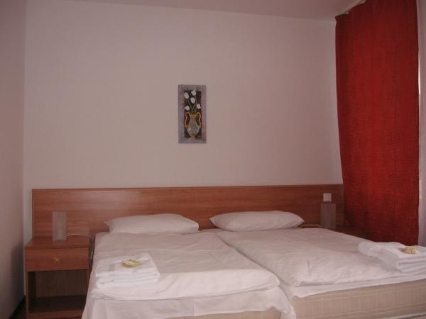 Hotel Lido Мисколк Екстериор снимка
