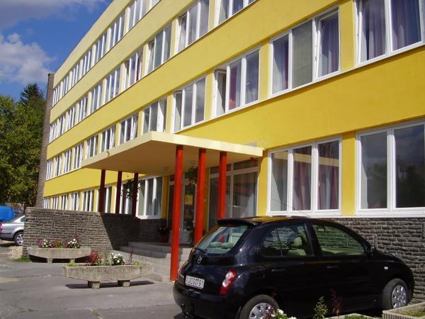 Hotel Lido Мисколк Екстериор снимка