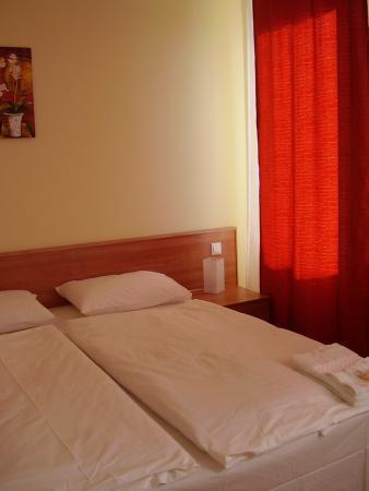 Hotel Lido Мисколк Екстериор снимка